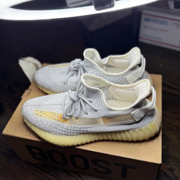 Adidas Yeezy Boost 350 V2 Static Reflective Sneakers Size 9​​ - Picture 4 of 5